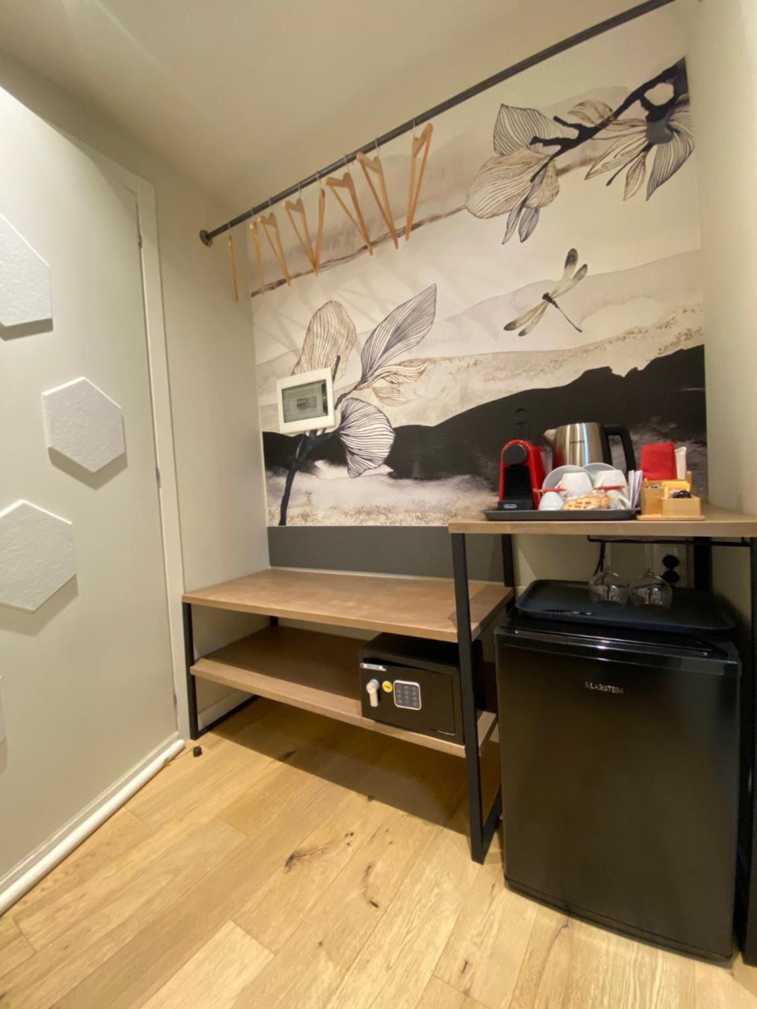 Malvezzi24 Boutique Rooms Дезенцано-дель-Гарда Экстерьер фото